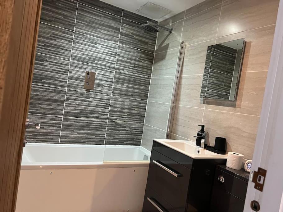 Mathew Street 1 Bed Apt Sleeps 6 ลิเวอร์พูล ภายนอก รูปภาพ